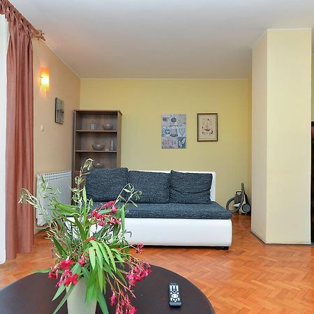 Apartments Gracijano 1724 Liznjan Bagian luar foto