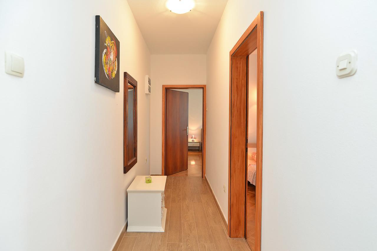 Apartments Gracijano 1724 Liznjan Bagian luar foto