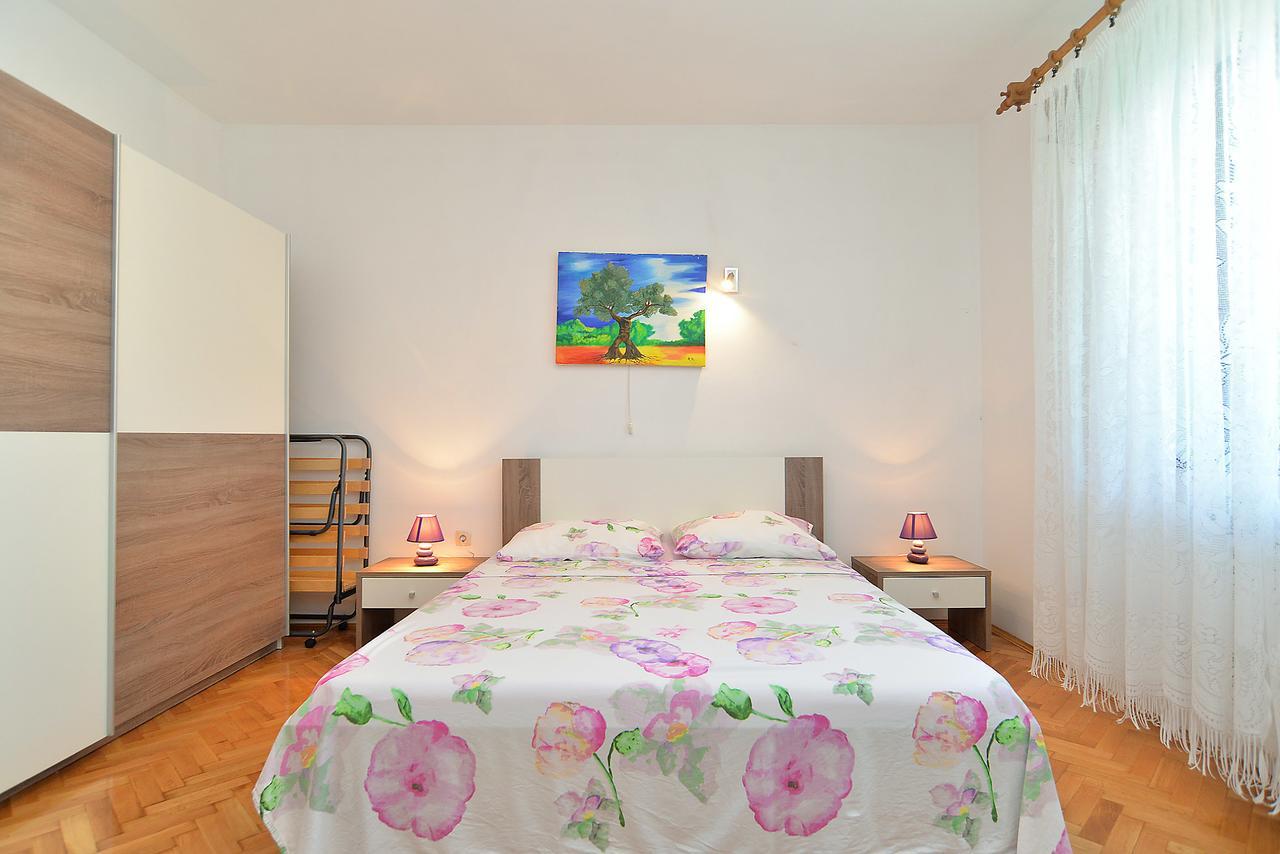 Apartments Gracijano 1724 Liznjan Bagian luar foto