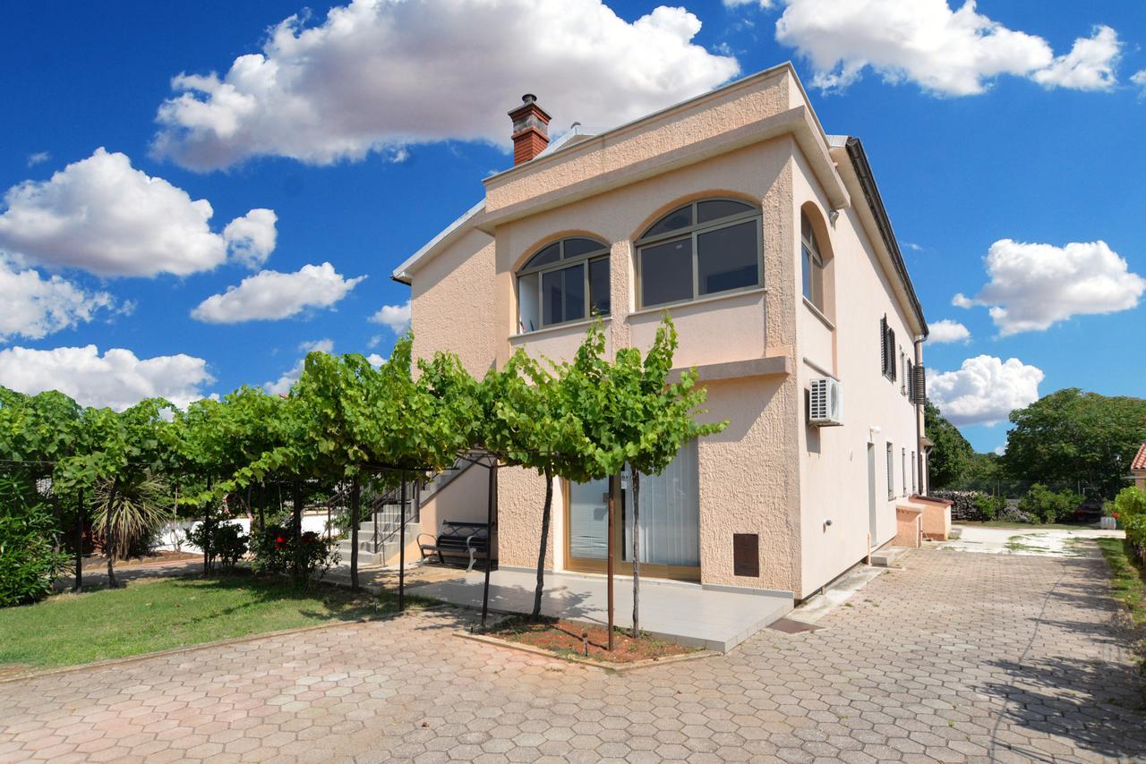 Apartments Gracijano 1724 Liznjan Bagian luar foto