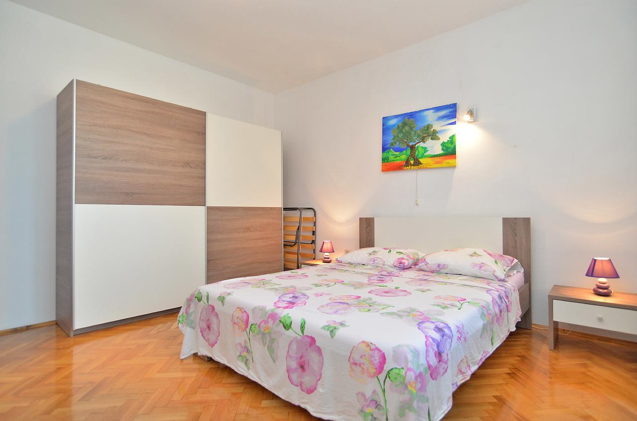Apartments Gracijano 1724 Liznjan Bagian luar foto