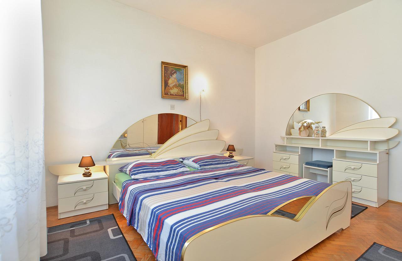 Apartments Gracijano 1724 Liznjan Bagian luar foto