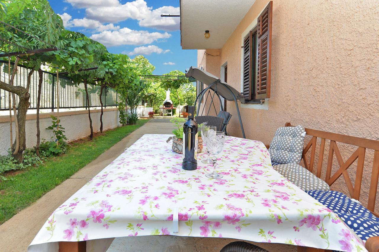 Apartments Gracijano 1724 Liznjan Bagian luar foto