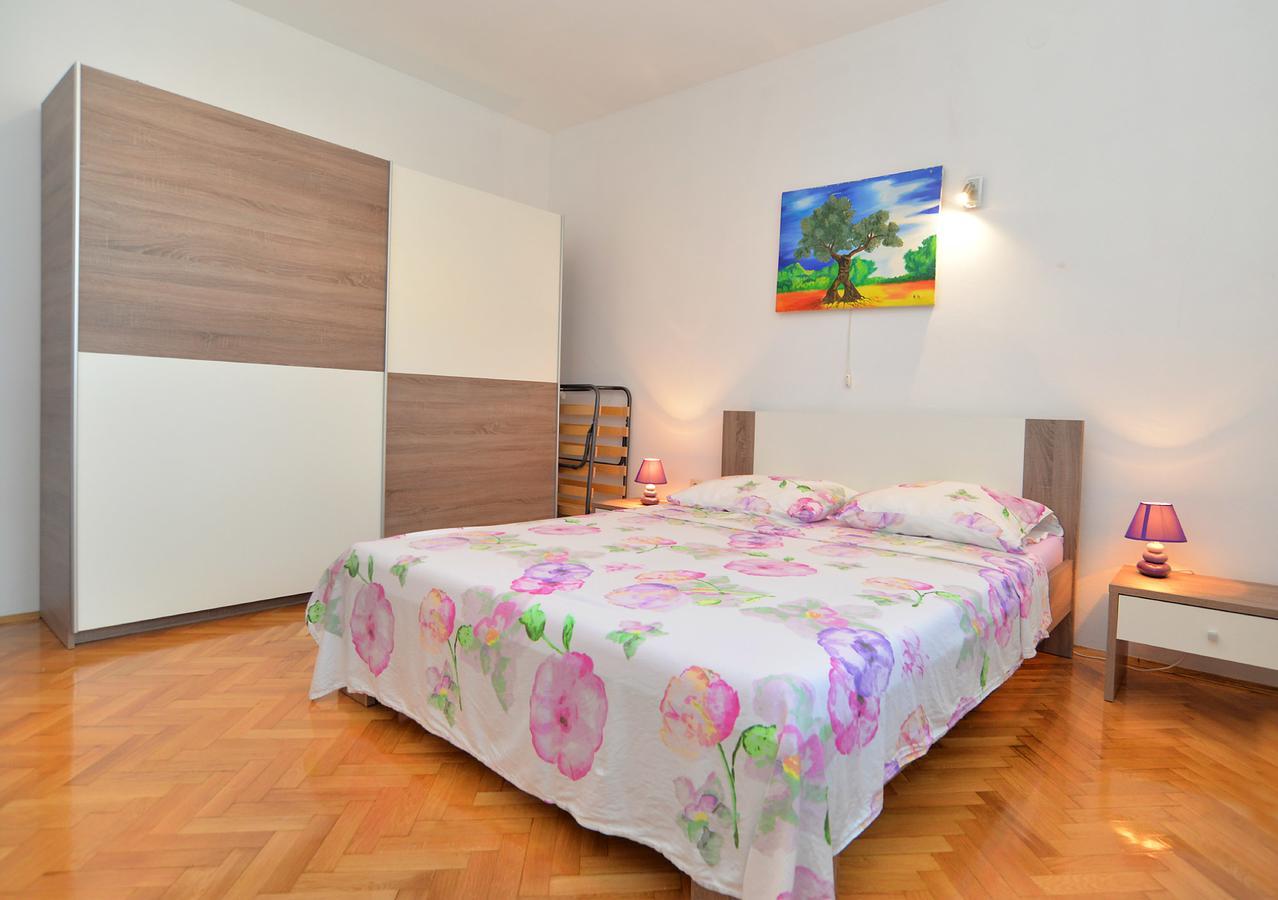 Apartments Gracijano 1724 Liznjan Bagian luar foto