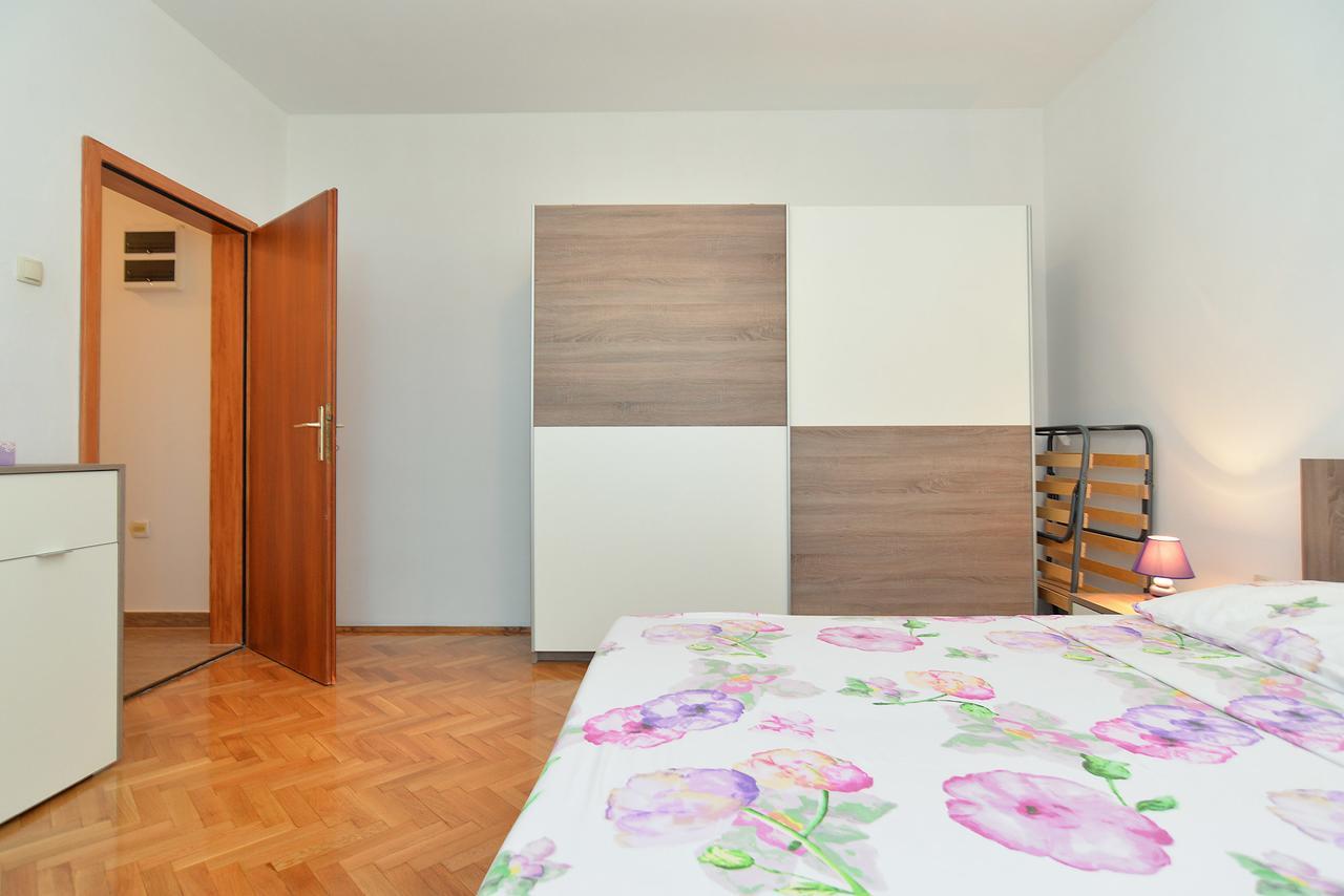 Apartments Gracijano 1724 Liznjan Bagian luar foto