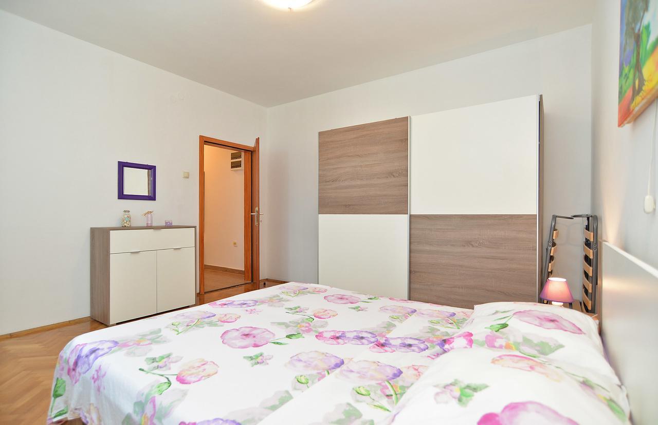 Apartments Gracijano 1724 Liznjan Bagian luar foto