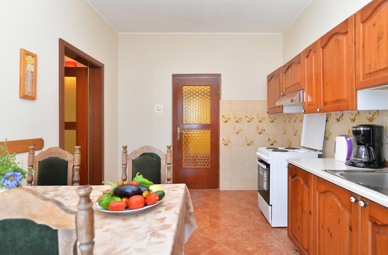 Apartments Gracijano 1724 Liznjan Bagian luar foto