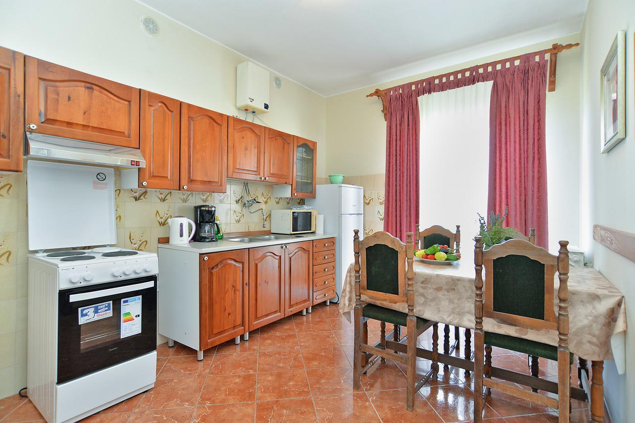 Apartments Gracijano 1724 Liznjan Bagian luar foto