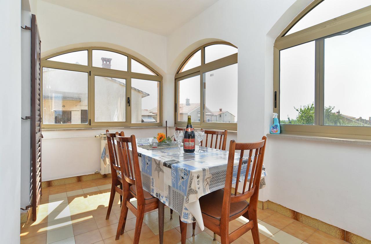 Apartments Gracijano 1724 Liznjan Bagian luar foto